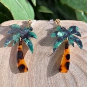MODCLOTH LIGHTWEIGHT ACRYLIC TORTOISE PALM TREE 🌴 EARRINGS
